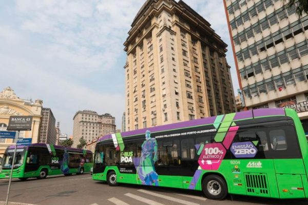 Porto Alegre avança com a implantação de ônibus elétricos